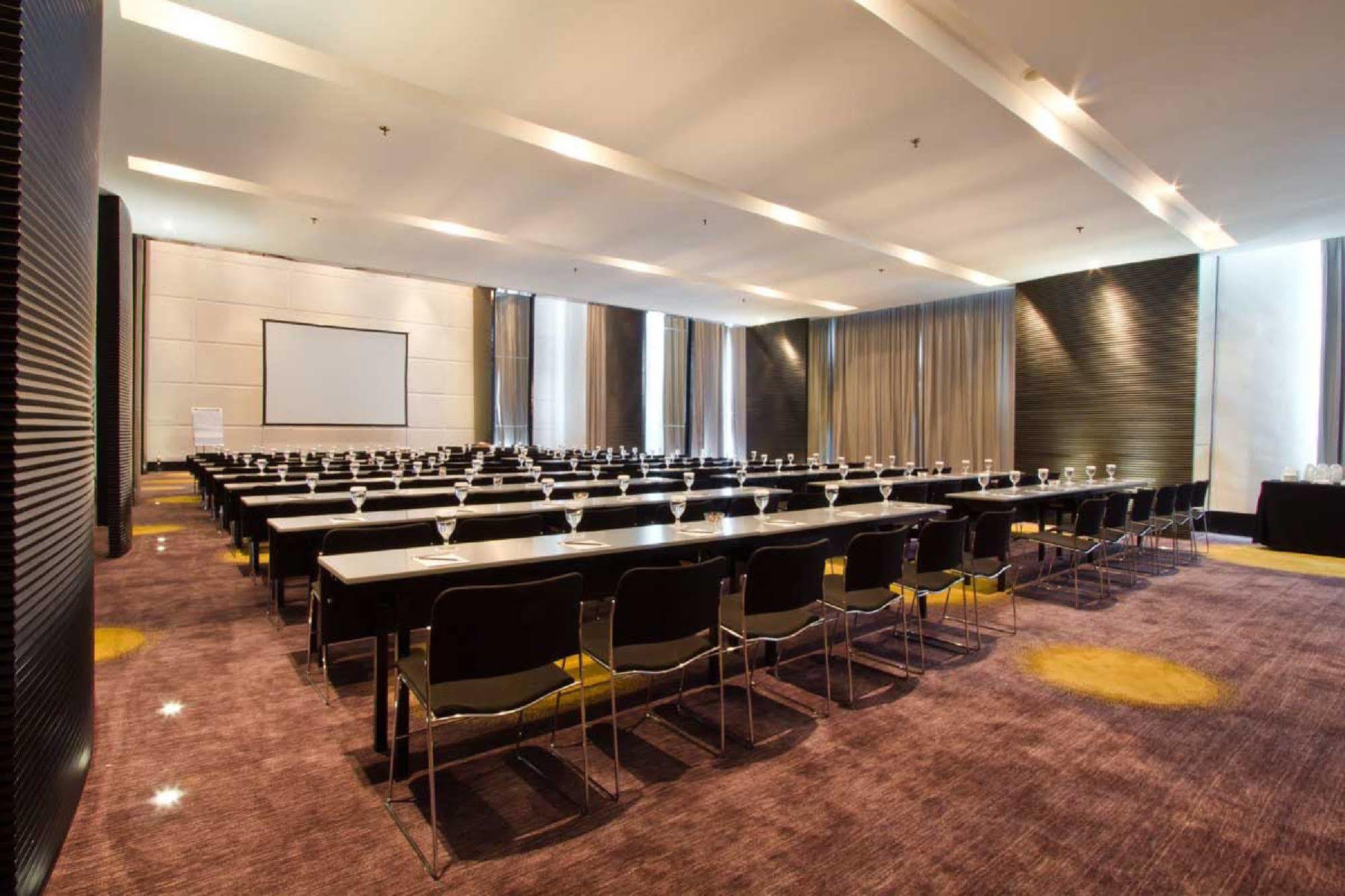 Ts Suites Sorabaya Extérieur photo